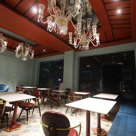 The Saga Hotel New Delhi Exterior photo