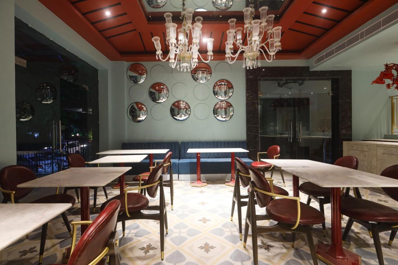 The Saga Hotel New Delhi Exterior photo